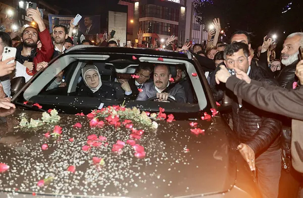 Bakan Varank Yalova’dan seslendi: Başkan Erdoğan’ı kaptan köşküne oturtacağız!