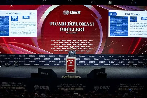 turkiye-ekonomisi-son-13-ceyrekte-buyudu-ticaret-bakani-omer-bolat-acikladi-yillik-bazda-256-milyar-dolarlik-i-1705777927655.jpeg Türkiye ekonomisi son 13 çeyrekte büyüdü! | Ticaret Bakanı Ömer Bolat: "Yıllık bazda 256 milyar dolarlık ihracatın üzerine çıktık" - 5