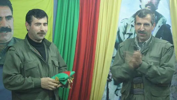 ABD'ye Suriye’de şok! Terör örgütü YPG-PKK yandaşları ABD ordusu araçlarını taşladı - 9