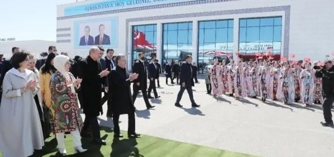 Özbekistan’da Başkan Recep Tayyip Erdoğan coşkusu! Başkan Erdoğan Hive’yi ziyaret etti