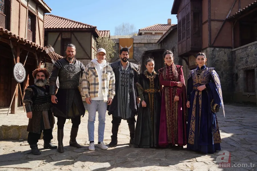 Yıldız futbolcu Mesut Özil Kuruluş Osman dizisinin setinde! 2