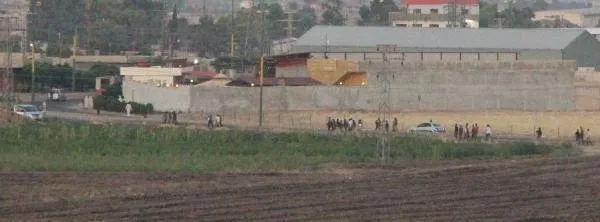 Teröristler Suriye sınırında görüntülendi