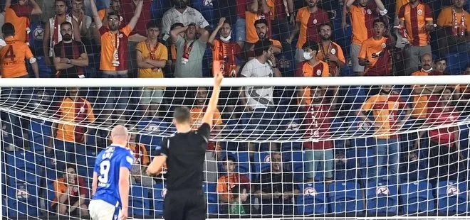 Son dakika: Galatasaray’da Muslera şoku! St. Johnstone maçında kırmızı kart gördü