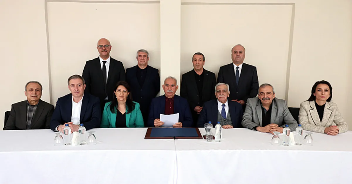Öcalan’ın silah bırak bırakma çağrısı! Süreç nasıl işleyecek? Uzmanlar A Haber’de