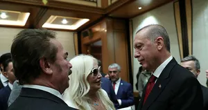 Ünlülerden Başkan Erdoğan’a tam destek