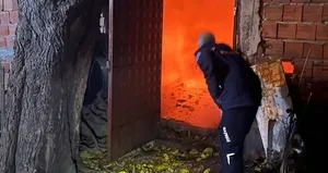 Bursa’da marangoz atölyesinde yangın!