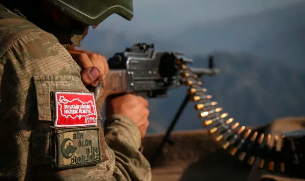 Son dakika: PKK'ya Kış Kartalı harekatı! Bakan Akar'dan net mesaj: Mağaraları başlarına yıkıldı - 5