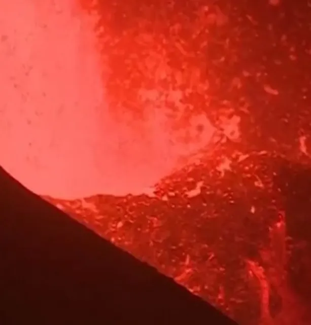 İspanya’da lavlar şehre indi 462 ev kül oldu! İnsanlar evsiz kaldı