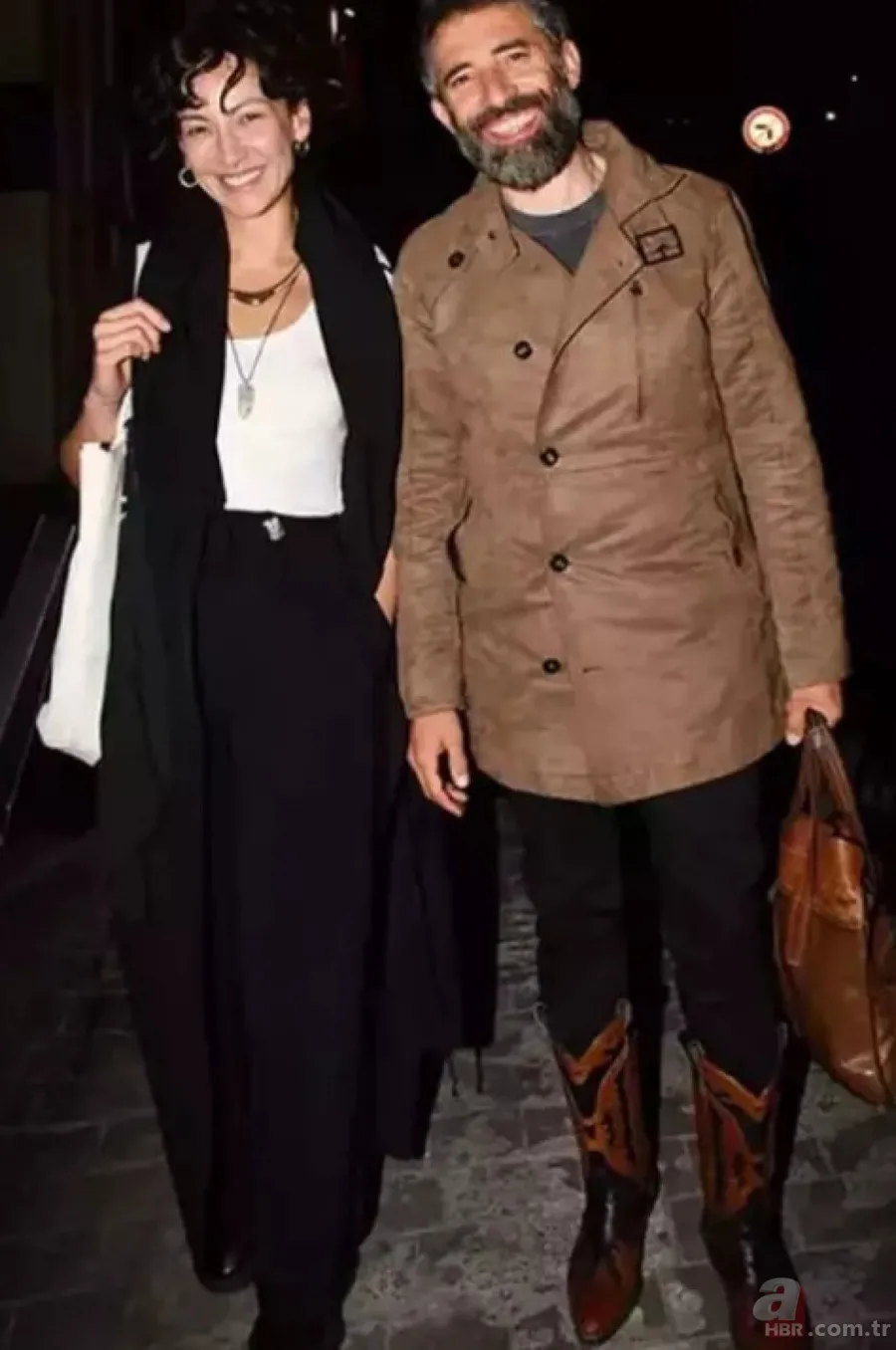 Mert Turak'ın 3 yıl evli kaldığı eşi bakın kimmiş! Özgü Namal'ın partneriyle... 5