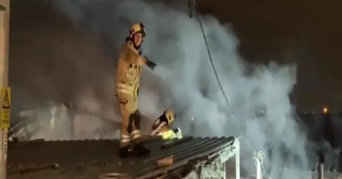 Sultangazi'de iki iş yerinde yangın