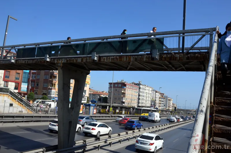 İstanbul’da korkutan görüntü! Bakımsız kalan üst geçit çürüdü 11