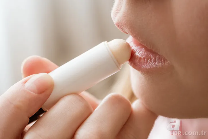 1 günde hazırlanıyor! İşte hazırlara taş çıkaran dudak balmı tarifi 3