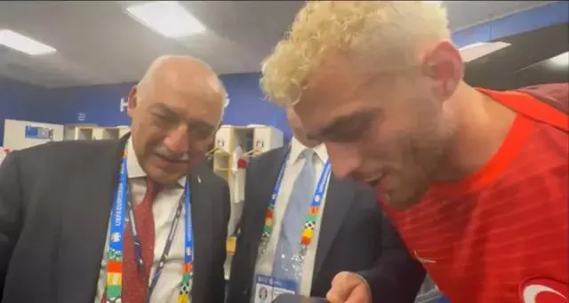 Bekle bizi Avusturya! Millilerimiz Çekya’yı devirdi!! Hakan ve Tosun Paşa sahnede...