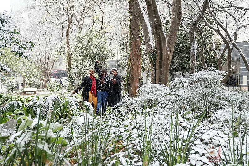 Güney Afrika’ya yıllar sonra kar yağdı! 1