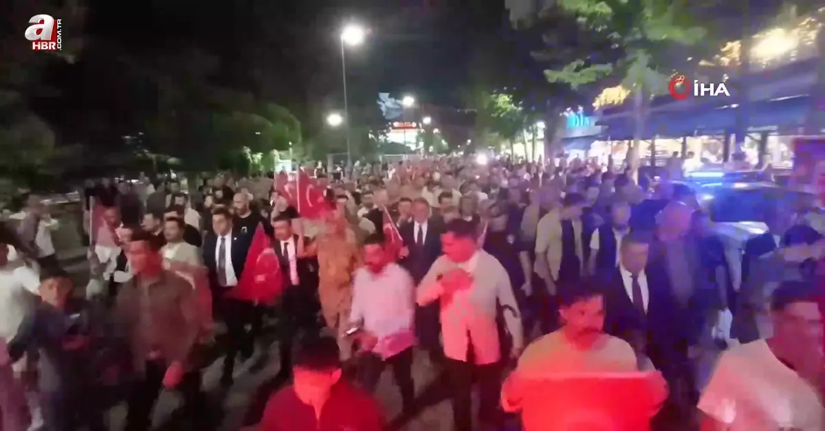 Van'da '15 Temmuz' yürüyüşü