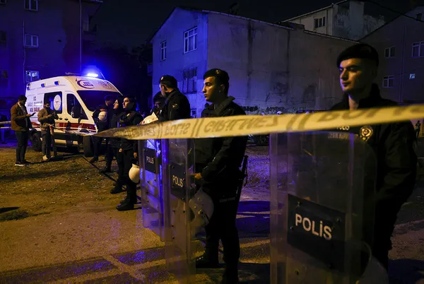 İstanbul Kadıköy’deki bir binada büyük patlama! Olay yerine çok sayıda itfaiye sevk edildi