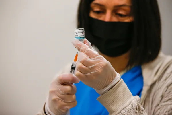 Bilim insanlarından sevindiren TURKOVAC açıklaması! Omicron’a karşı koruyor