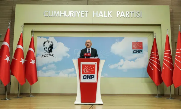 1676619382888.jpg CHP Lideri Kemal Kılıçdaroğlu ile ilgili çarpıcı sözler: ABD ve AB elçilerinin 'acente'si! - 5