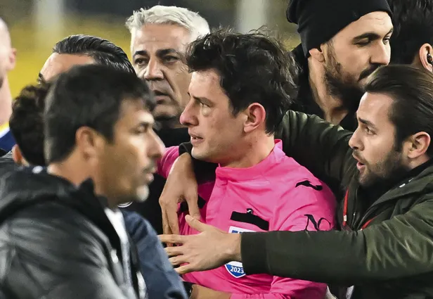 ankaragucu-kume-mi-dustu-dusurulecek-mi-tff-mke-ankaragucu-karari-ne-oldu-ceza-alir-mi-ne-ceza-aldi-iste-son-g-1702359319434.jpg Ankaragücü küme mi düştü, düşürülecek mi? TFF Hakem dövmenin cezası nedir? MKE Ankaragücü kararı ne oldu, ne ceza aldı? - 1