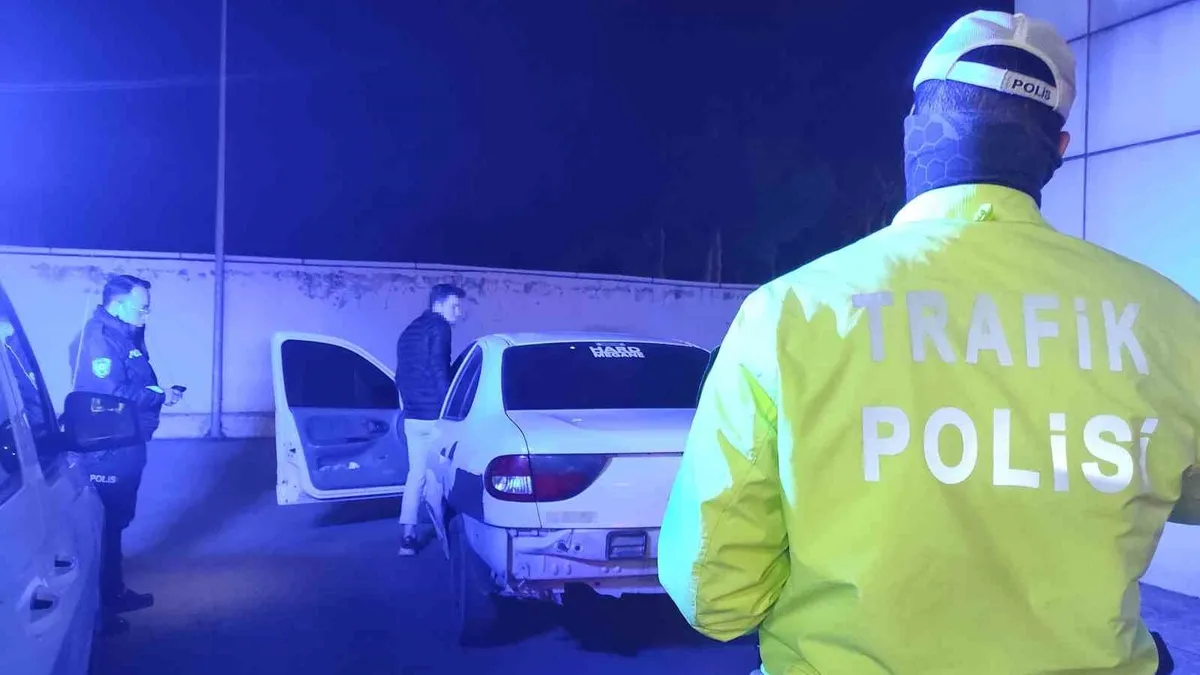 Tekirdağ'da 2 araç trafikten men edildi