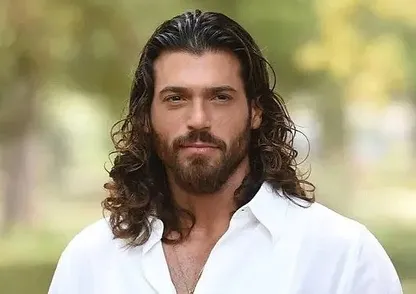 Can Yaman gönlünü Türkiye'de bıraktı! Yeni aşkı İnci Taneleri'nden çıktı