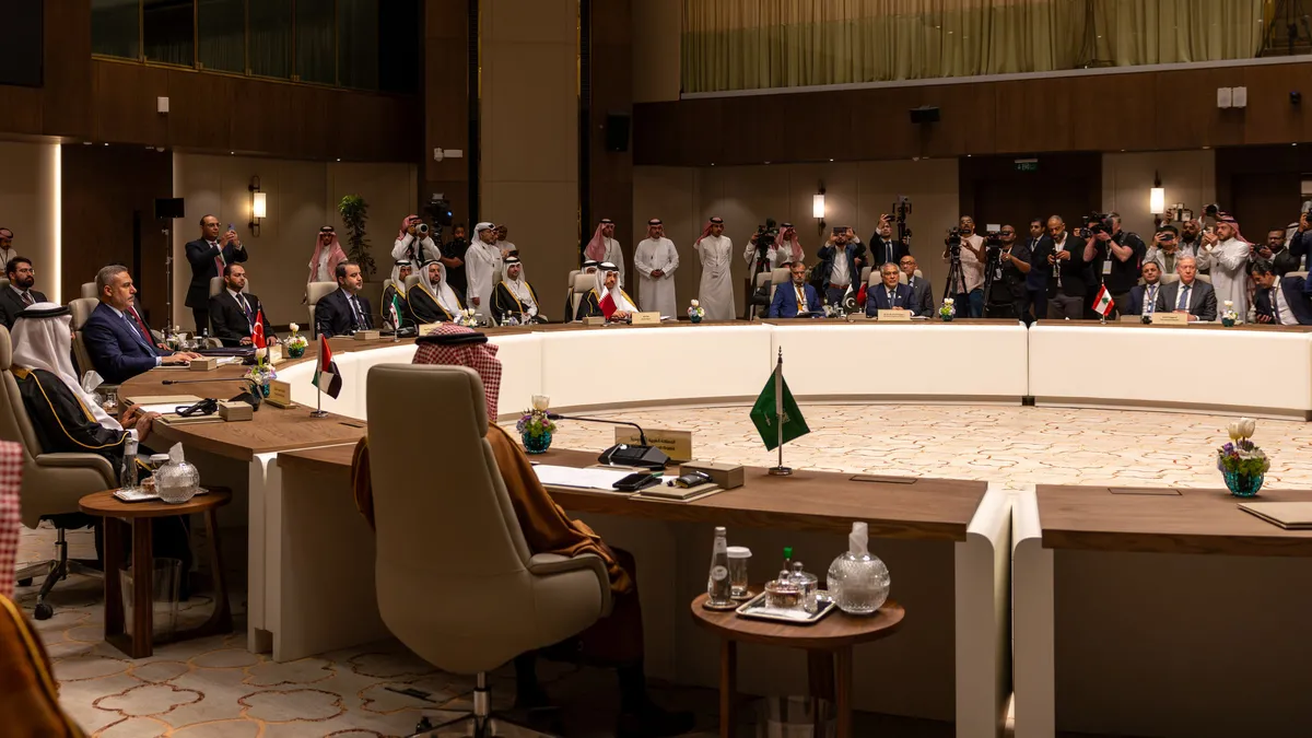 Bakan Fidan’dan Körfez’de kritik diplomasi: Füze tehdidi altında kritik görüşme