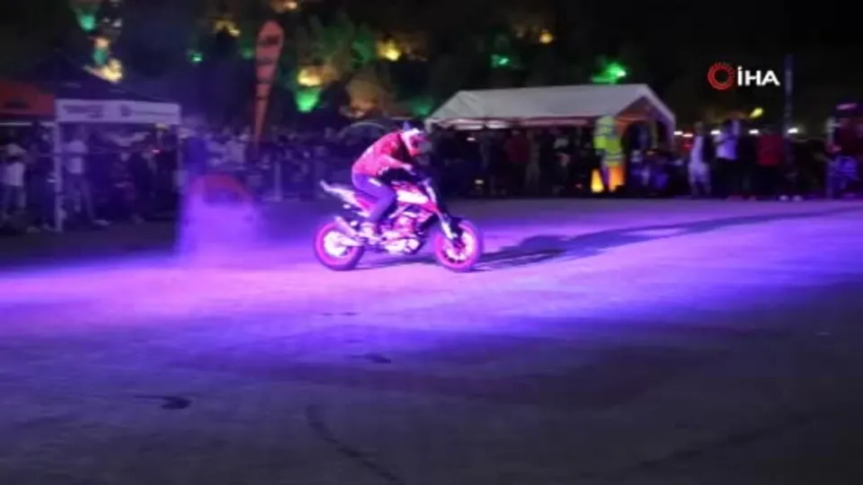 Ergan Dağında motosiklet akrobasi şov