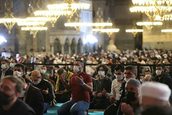 Yunan basınında Ayasofya'daki bayram namazı hazımsızlığı! - 6