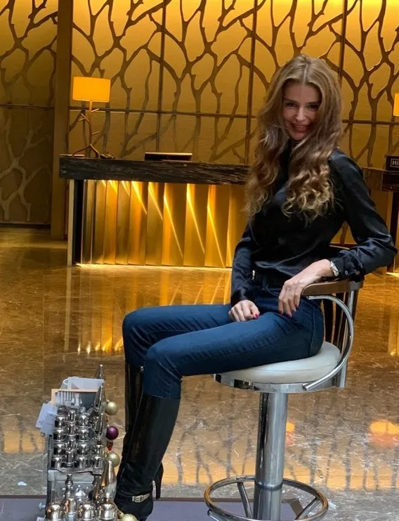 bir-donemin-unlu-mankeni-duygu-ulas-komsusunun-motosikletine-carpip-kacti-1739512479057.jpg Kaynak: Instagram