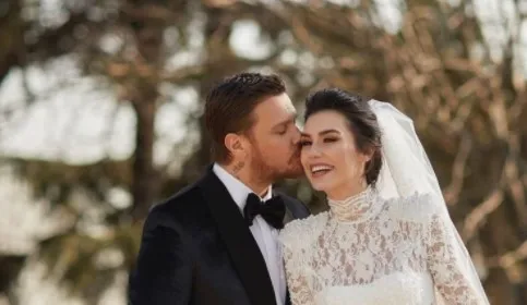 Sinan Akçıl, sahnedeyken Burcu Kıratlı’dan bebek istedi