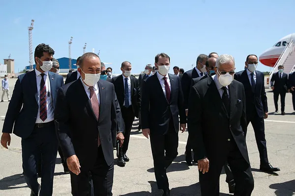 Son dakika: Dışişleri Bakanı Mevlüt Çavuşoğlu, Hazine ve Maliye Bakanı Berat Albayrak ve MİT Başkanı Hakan Fidan Libya’da