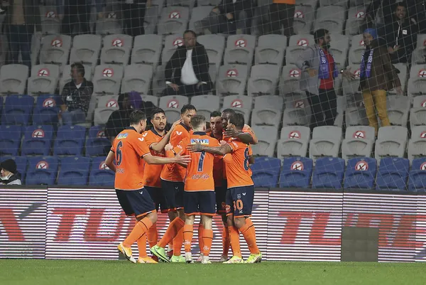 bugun-kendimize-yakismayan-bir-oyun-sergiledik-besiktasta-basaksehir-maci-sonrasi-flas-aciklamalar-1634330466898.jpg Bugün kendimize yakışmayan bir oyun sergiledik! Beşiktaş'ta Başakşehir maçı sonrası flaş açıklamalar - 3