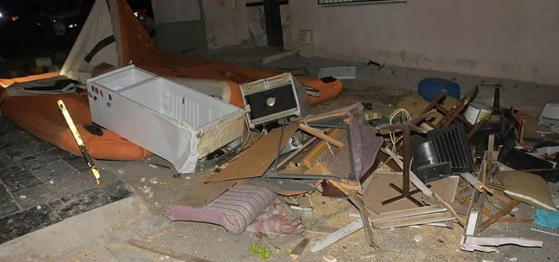 İzmir’de bir garip olay! Ev sahibi ’evden çık’ dedi, kiracı eşyaları sokağa fırlattı