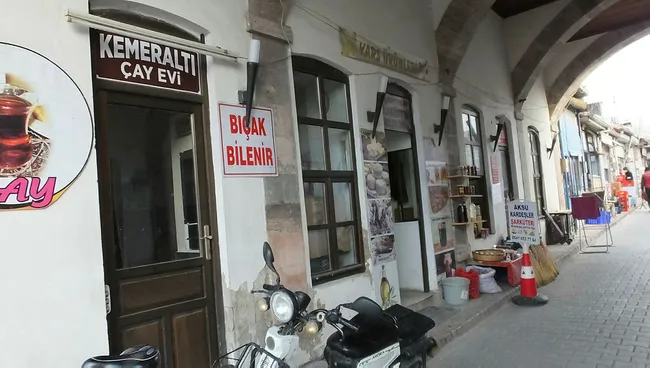 balikesirde-altindan-yol-gecen-tarihi-cami-ilgi-odagi-oldu-1640266893382.jpg Balıkesir’de altından yol geçen tarihî cami ilgi odağı oldu - 2