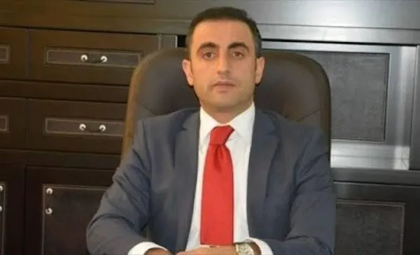 ankesore-takilan-eski-vali-yardimcisi-ilhan-uran-fuat-avni-ekibinden-cikti-1653984471159.jpg Ankesöre takılan eski vali yardımcısı İlhan Uran, Fuat Avni ekibinden çıktı - 2