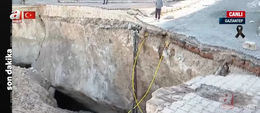 Mahallenin tam ortasında DEV ÇUKUR ve iki MAĞARA oluştu! İşte DEPREMİN dehşete düşüren ETKİSİ 10