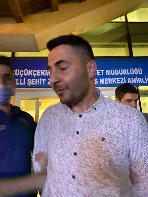 dur-ihtarina-uymayan-surucu-bekcinin-bacagini-kopardi-1621568819324.jpg Dur ihtarına uymayan sürücü bekçinin bacağını kopardı! - 5