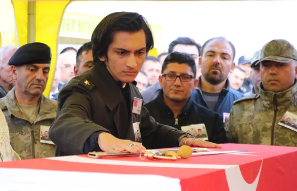 Pençe Kilit şehitlerine veda! Gözyaşları sel oldu