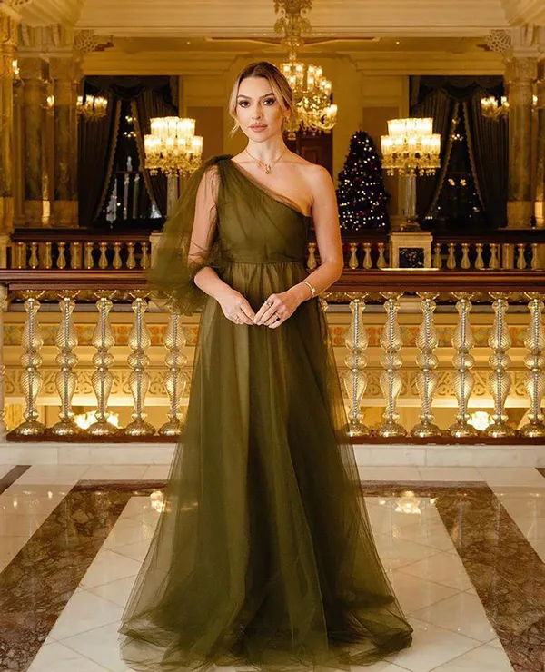 turkiyede-viplerden-inmeyen-hadise-abdde-turist-unlu-sarkici-hadise-new-york-metrosunda-esi-mehmet-dincerlere-1658062628590.jpg Türkiye'de VIP’lerden inmeyen Hadise ABD’de turist! Ünlü şarkıcı Hadise, New York metrosunda eşi Mehmet Dinçerler’e böyle poz verdi - 2
