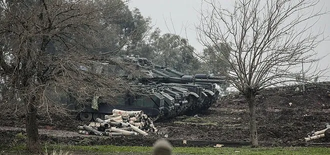 Afrin’de tanklar çatışma bölgelerine yakın yerlere konuşlandı