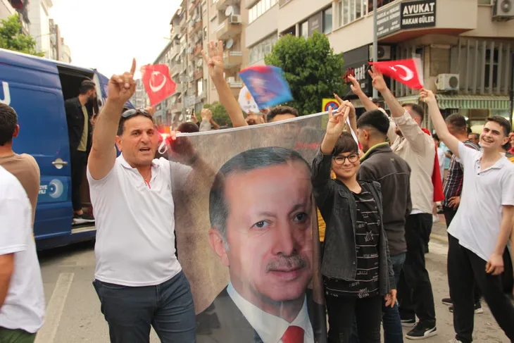 Türkiye’nin 81 ilinden Başkan Erdoğan’ın zaferinin sevinç görüntüleri! Başkan Erdoğan’ın konuşmaları…