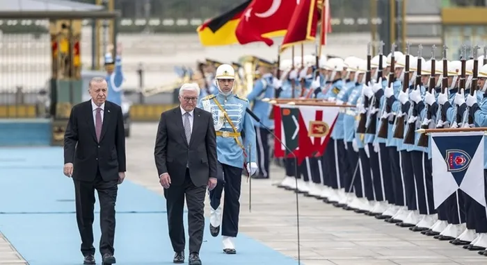 kuresel-barisa-baskan-erdogan-imzasi-yil-boyunca-bas-donduren-diplomasi-17-ulkeye-19-ziyaret-1735464640360.jpg Foto: AA