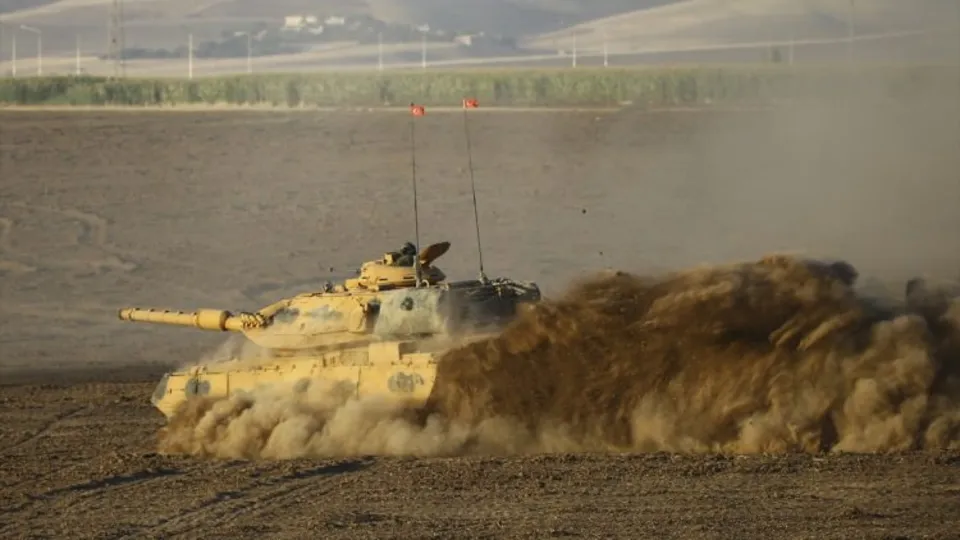 Sınırda savaş provası