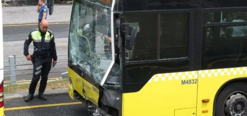 Son dakika: Üsküdar'da iki metrobüs çarpıştı: 10 yaralı var