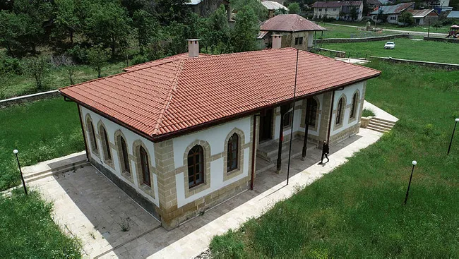 Sultan 2'nci Abdulhamid'in yaptırdığı mektep, 116 yıldır ayakta - 3