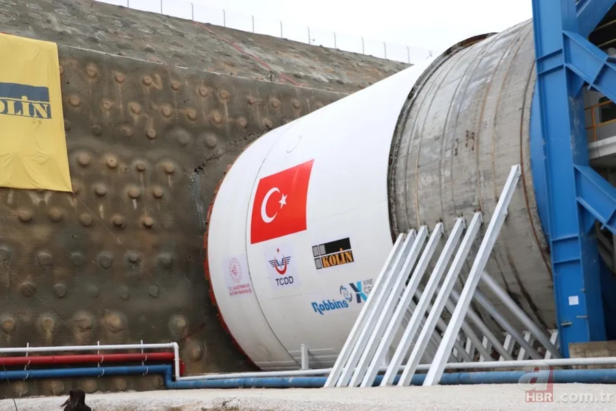 Ulaştırma ve Altyapı Bakanı Adil Karaismailoğlu İzmir-Afyonkarahisar-Ankara YHT tünel kazı başlangıç törenine katıldı 20