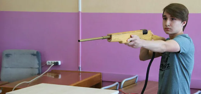 Sivas liseli genç 'Elektromanyetik silah' yaptı!