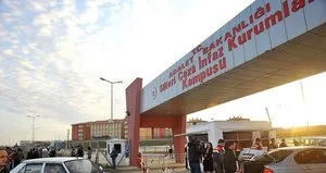 Özel kaçak radyo istasyonu kurmuşlar!