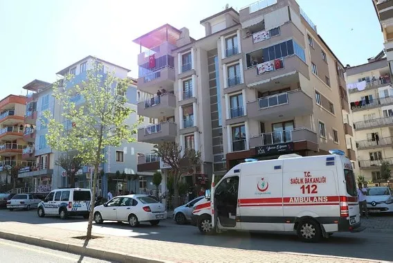 Denizli’de gürültü yaptığı için şikayet ettiği üst komşusu tarafından bıçaklandı - 2