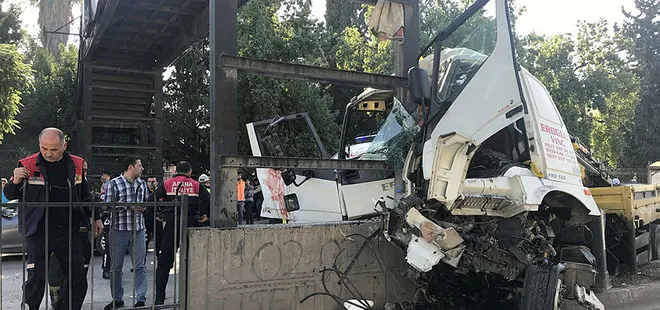 Adana’da korkunç kaza! Vince sıkıştılar